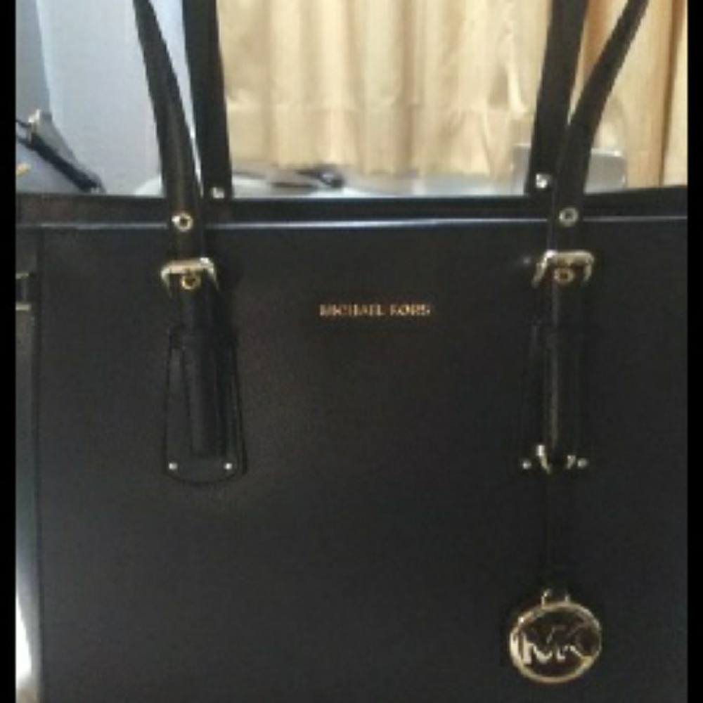 Hand bags - Picture 2 of 2